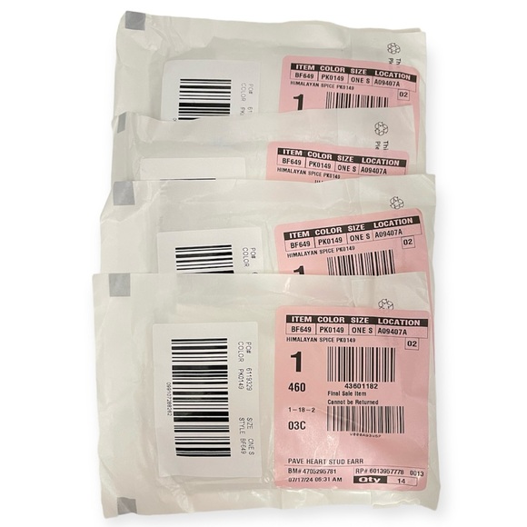 J. CREW Pink Crystal Heart Earrings Pavé Rhinestone Stud Pierced Earrings NWT - Picture 7 of 8